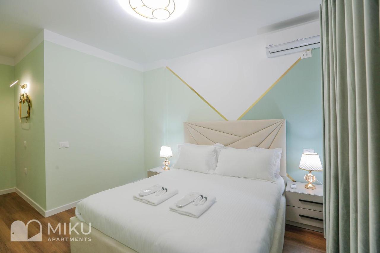 Miku Apartment - Lux 2Bd Apartment At City Center Тирана Екстериор снимка