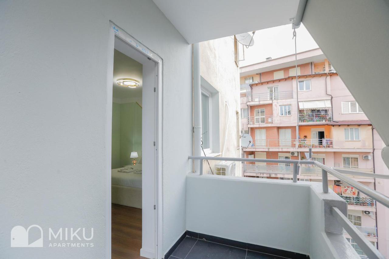 Miku Apartment - Lux 2Bd Apartment At City Center Тирана Екстериор снимка