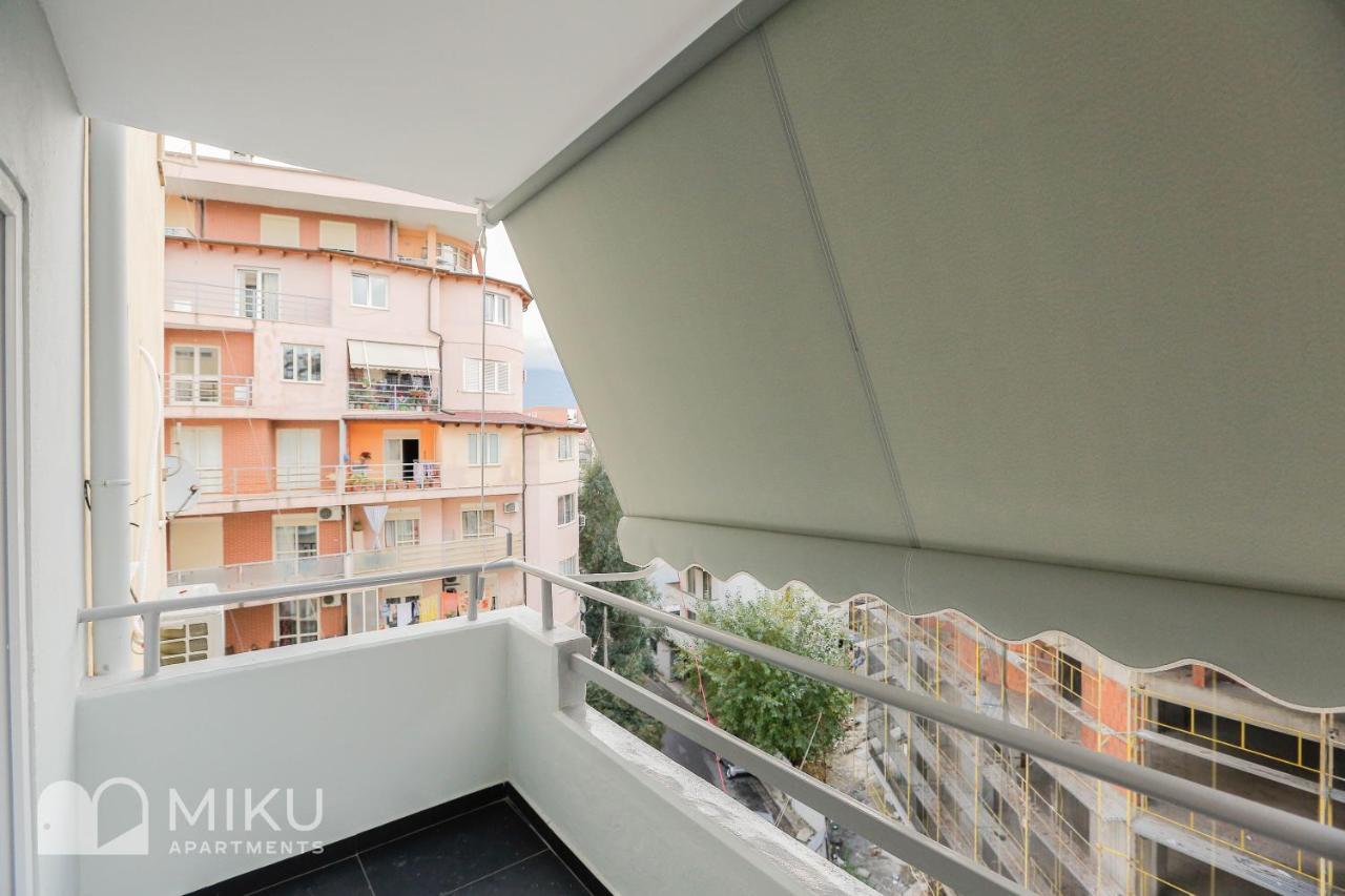 Miku Apartment - Lux 2Bd Apartment At City Center Тирана Екстериор снимка