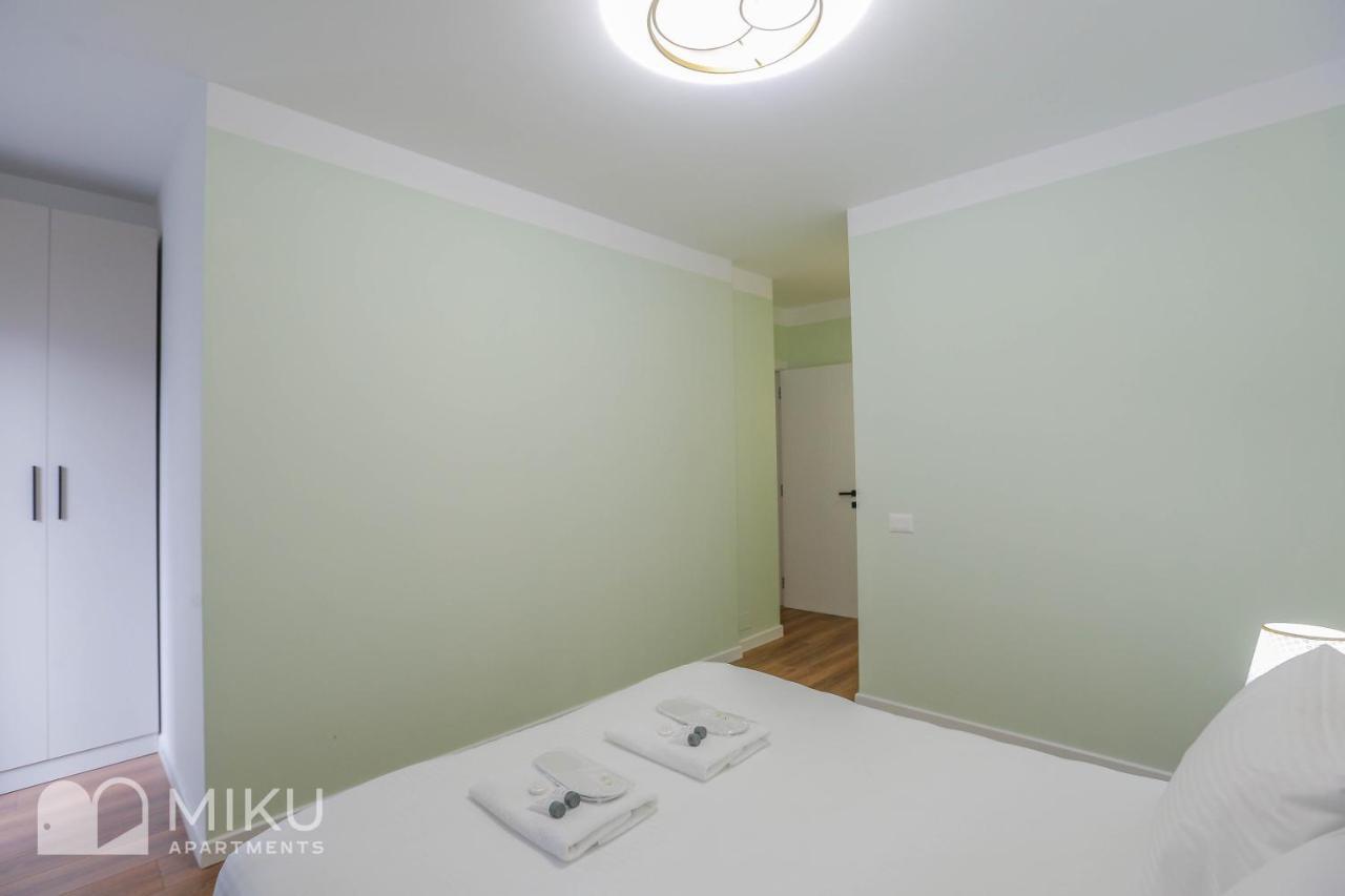 Miku Apartment - Lux 2Bd Apartment At City Center Тирана Екстериор снимка