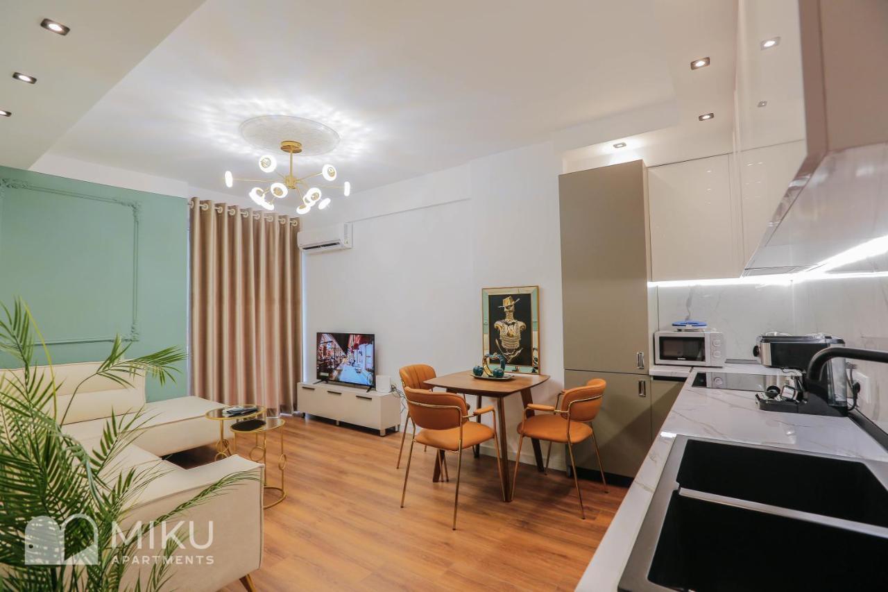 Miku Apartment - Lux 2Bd Apartment At City Center Тирана Екстериор снимка