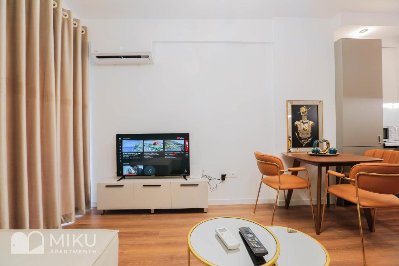 Miku Apartment - Lux 2Bd Apartment At City Center Тирана Екстериор снимка