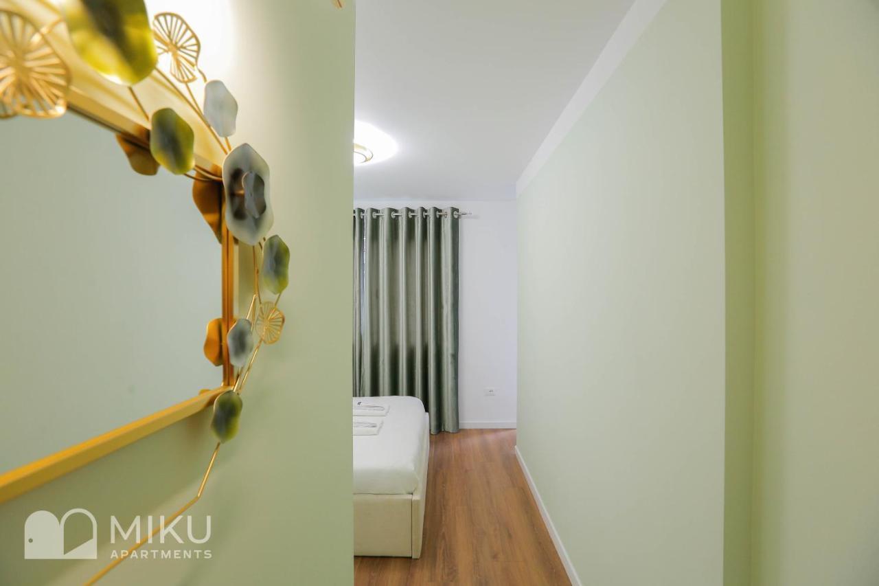 Miku Apartment - Lux 2Bd Apartment At City Center Тирана Екстериор снимка