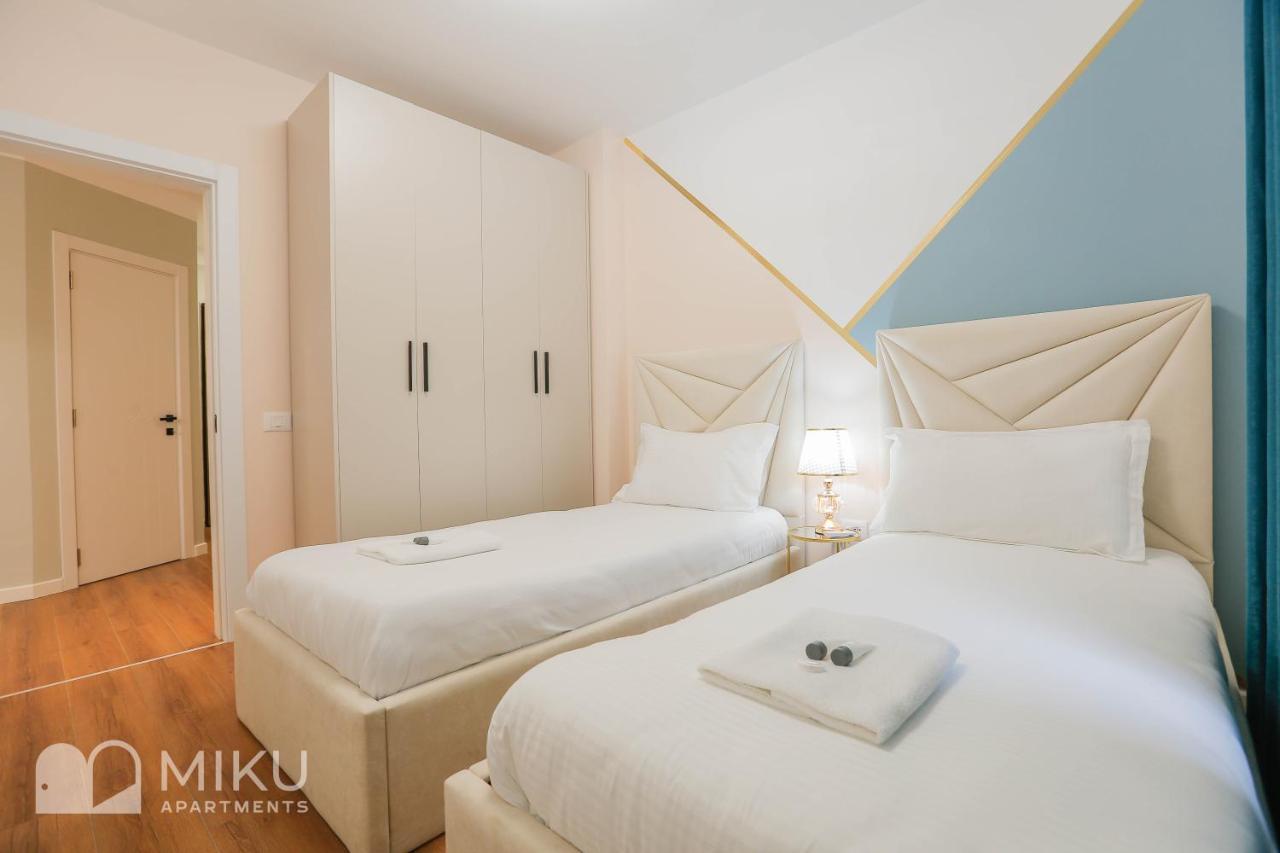 Miku Apartment - Lux 2Bd Apartment At City Center Тирана Екстериор снимка