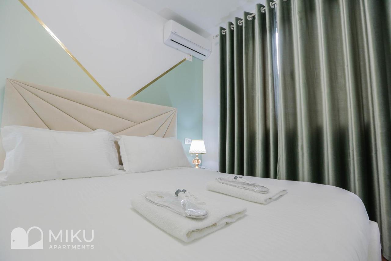 Miku Apartment - Lux 2Bd Apartment At City Center Тирана Екстериор снимка